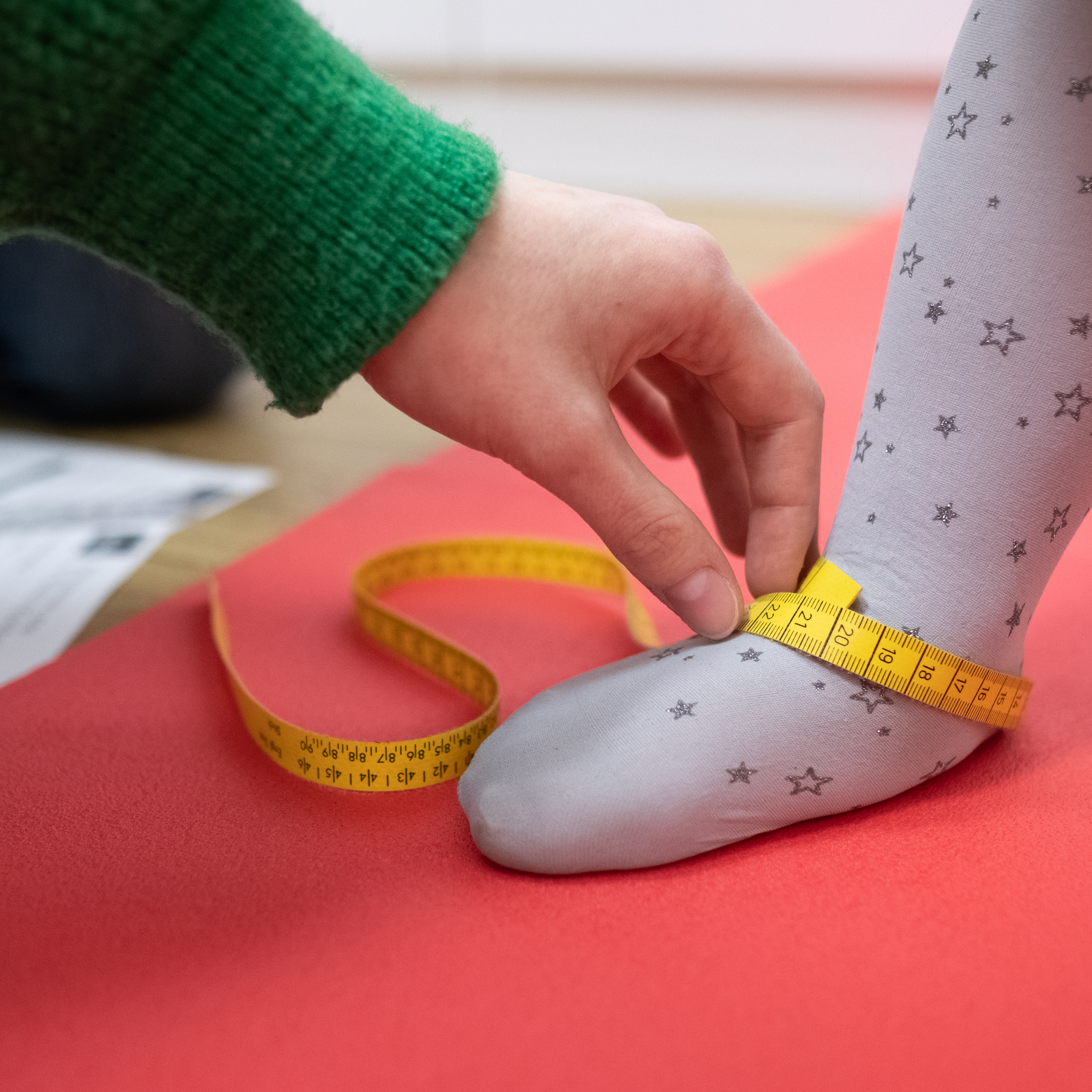 Jak dopasowuje się buty ortopedyczne?