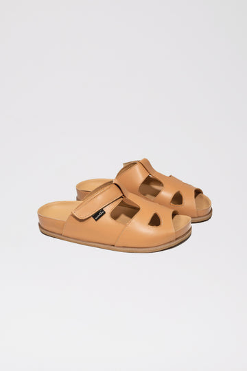 Damskie sandały z wyprofilowaniem w okolicy śródstopia, palców i pięty