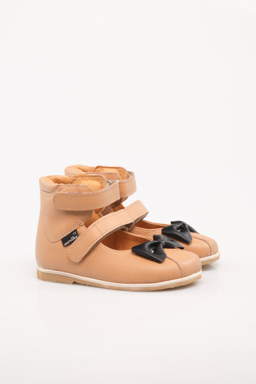 Baleriny z usztywnioną piętą, na rzepy, z obcasem Thomasa | Rozmiar 24