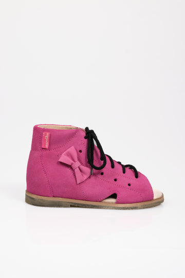 Kapcie dla dzieci z usztywnioną piętą, z językiem, sznurowane, z obcasem Thomasa