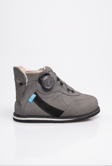 Wysokie buty do ortez dla dzieci z otwieraną piętą, z wiązaniem BOA® Fit System - MEDIUM, Tęgość Medium