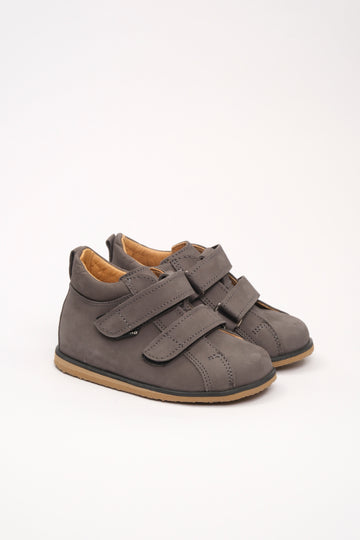 Półbuty dla dzieci na dwa rzepy z usztywnioną piętą, na Vibramie, Tęgość F